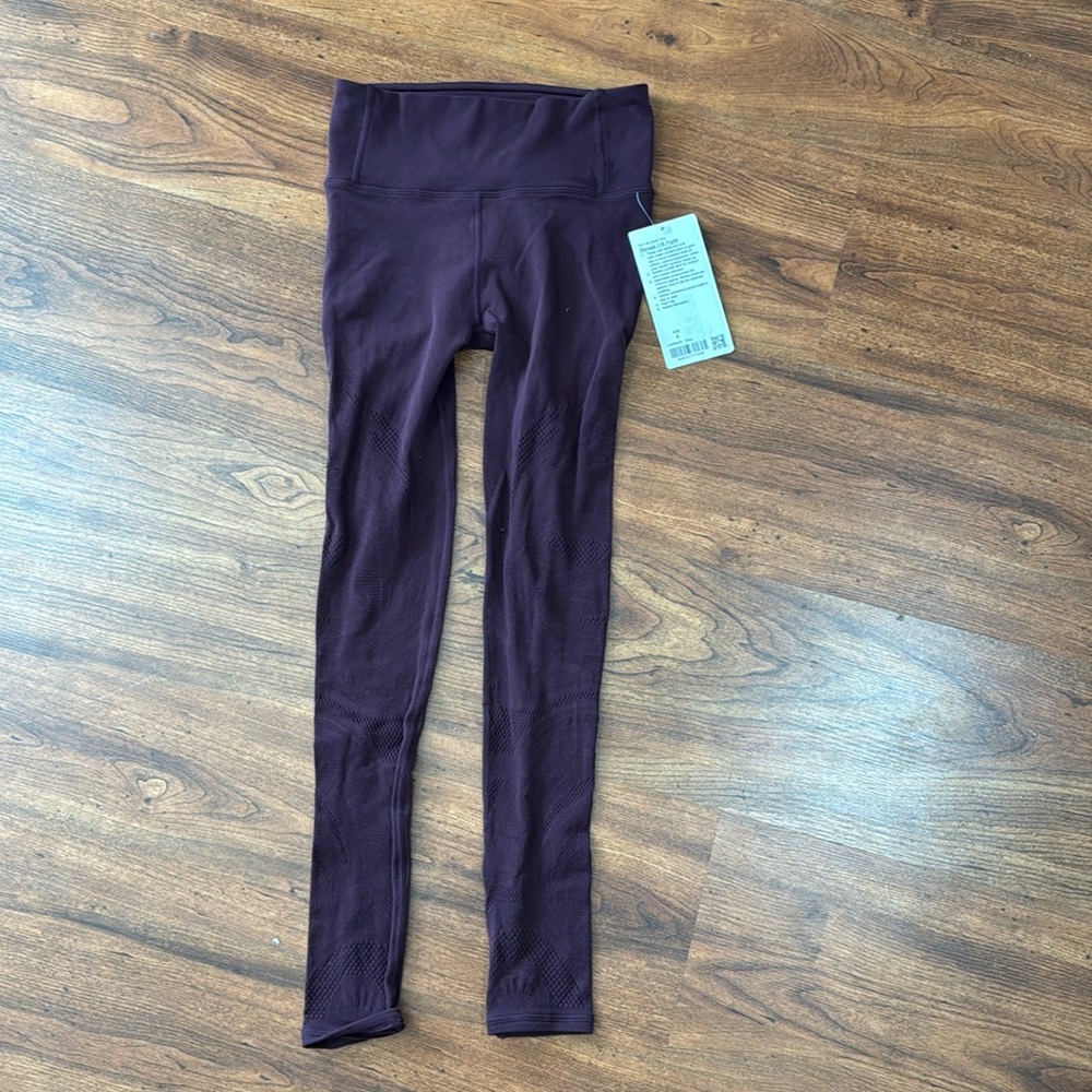 Lululemon reveal 7/8 tight.